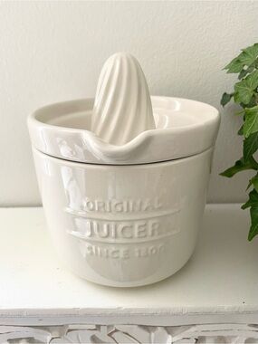 Mason Cash Innovative Kitchen Ceramic Juicer & Storage Pot, Light Cream